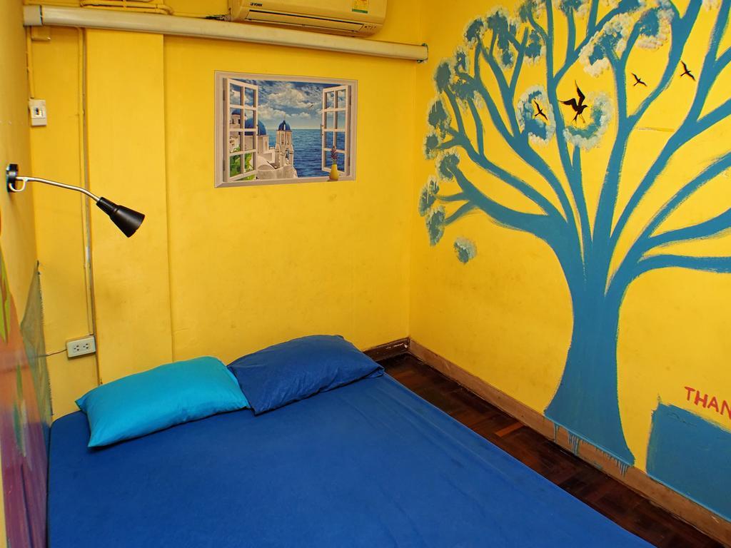 Wacky Fun Party Hostel Bangkok Buitenkant foto